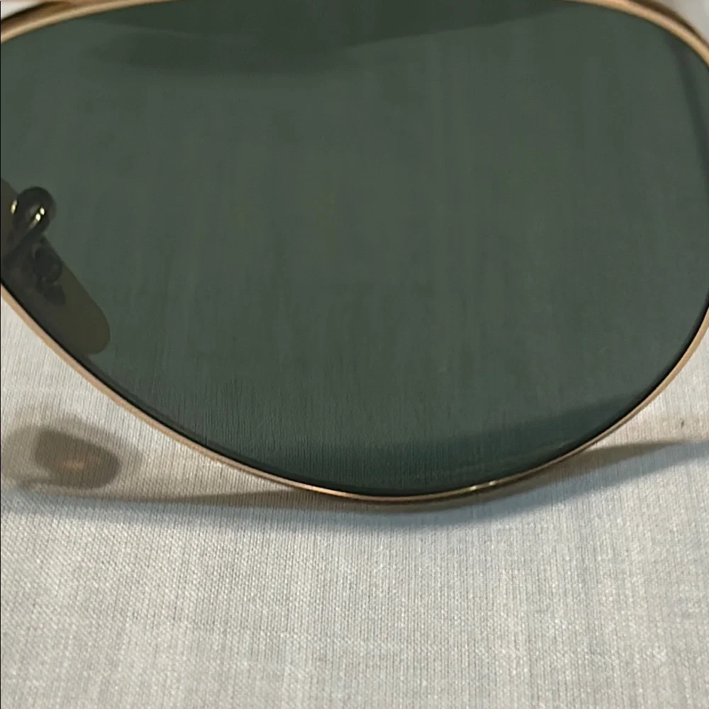 NWOT. Ray-Ban Gold Frame Sunglasses with Dark Lenses - Picture 5 of 8